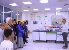 موظفو الاتحاد يطلعون على التجاربة الصناعية للشركة اليمنية المصرية للأدوية (YEPHCO)