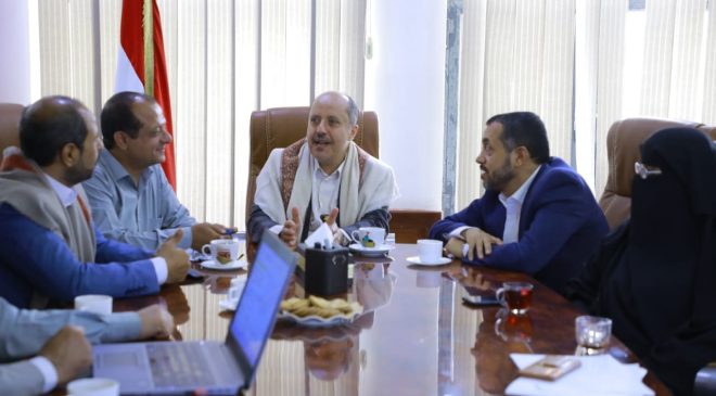 مناقشة مستوى تبسيط الإجراءات وتحسين جودة خدمات وزارة الاقتصاد