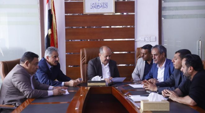 نائب وزير الاقتصاد يلتقي التجار والقطاع الخاص خلال اليوم المفتوح
